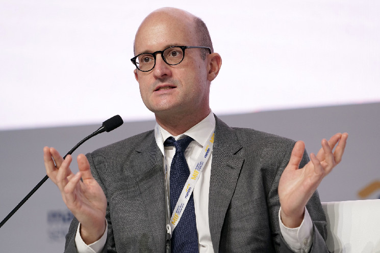 Controversial Bitcoin Statements from IIF Chief Economist: “The Price is Completely Dependent on the FED”